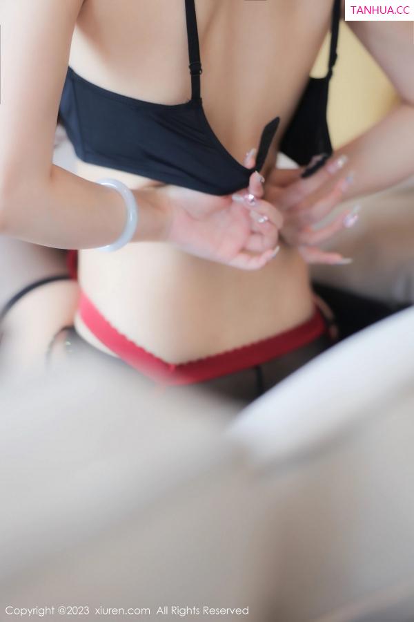   [XiuRen]高清写真图 2023.07.21 No.7115 汐汐baby 黑丝美腿第64张图片